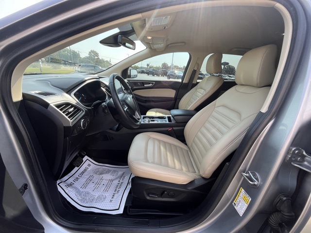 2021 Ford Edge SEL photo 7