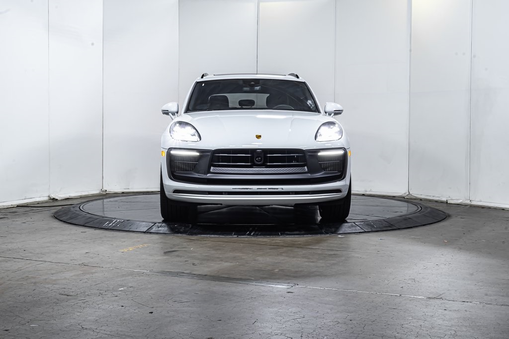 2025 Porsche Macan GTS photo 9