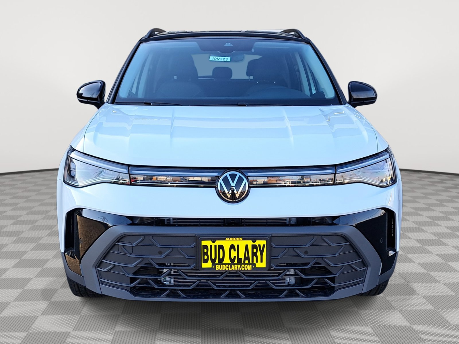 2025 Volkswagen Taos SE photo 2