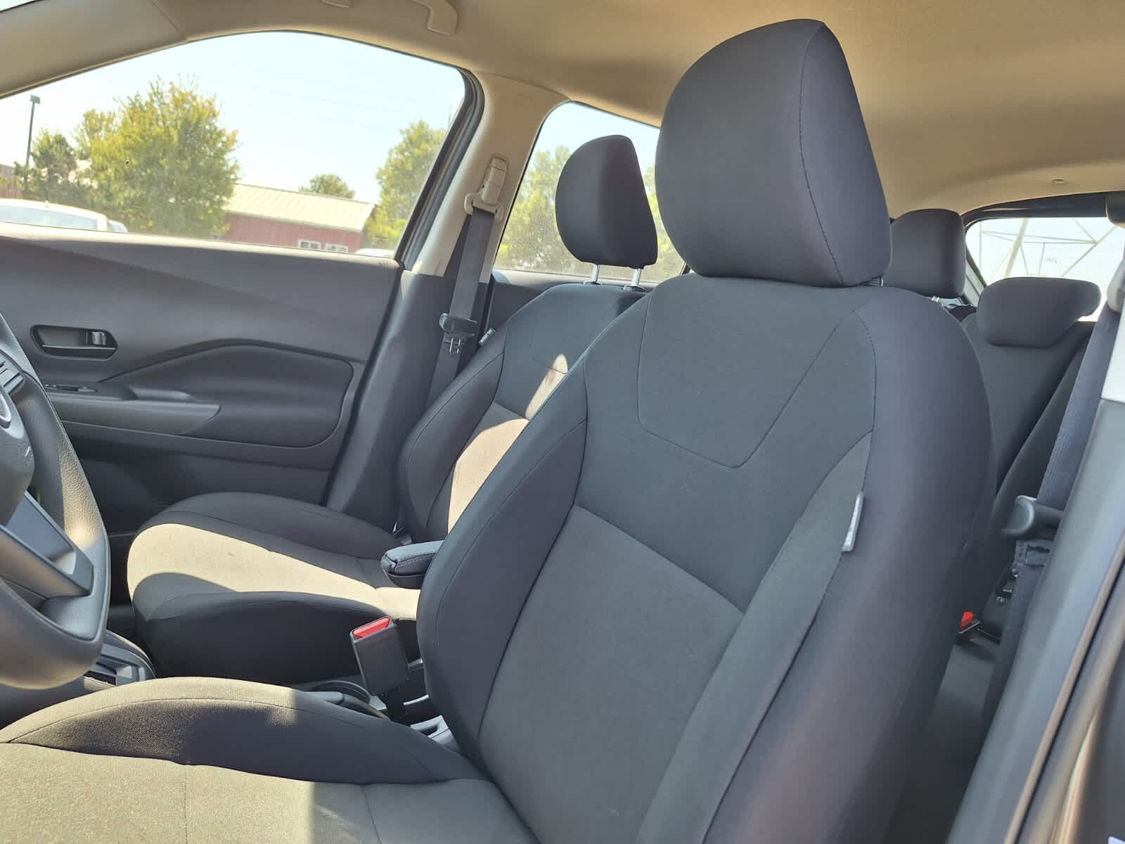 2025 Nissan Kicks Play S photo 11