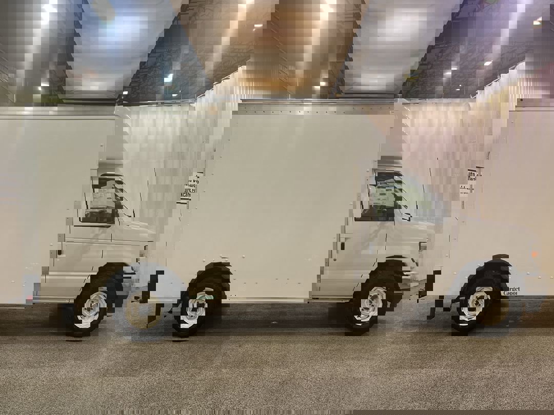 2025 Ford E-350 Base photo 4