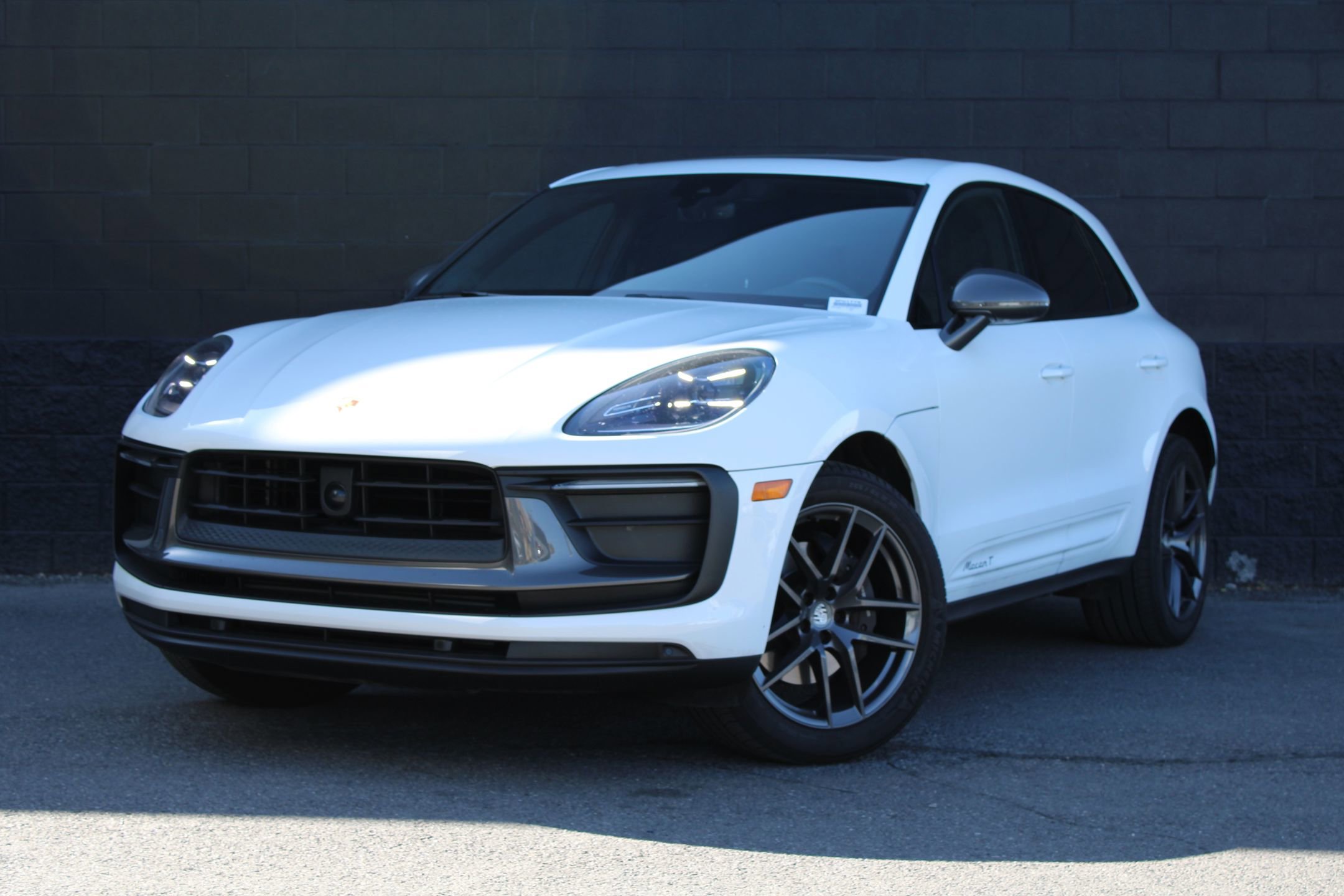 2023 Porsche Macan T