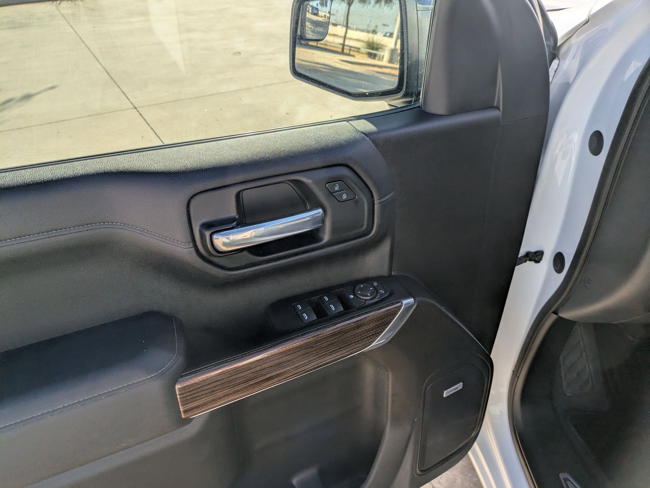 2020 Chevrolet Silverado 1500 RST photo 11