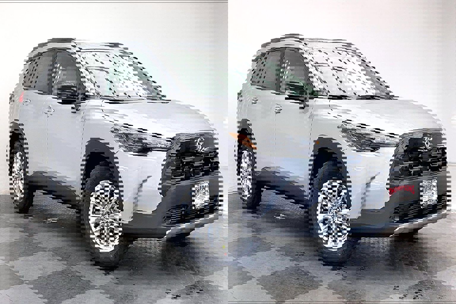 2026 Toyota Corolla Cross LE's photo