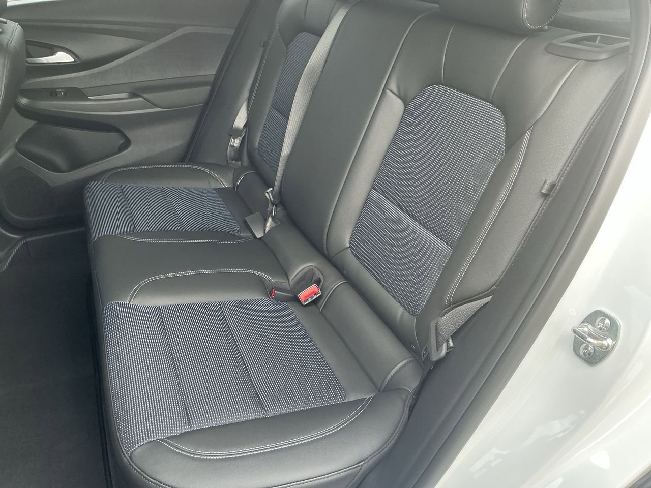 2025 Buick Envista Preferred photo 19