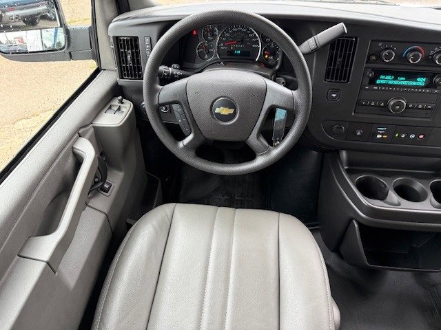 2025 Chevrolet Express Cargo 2500 photo 17