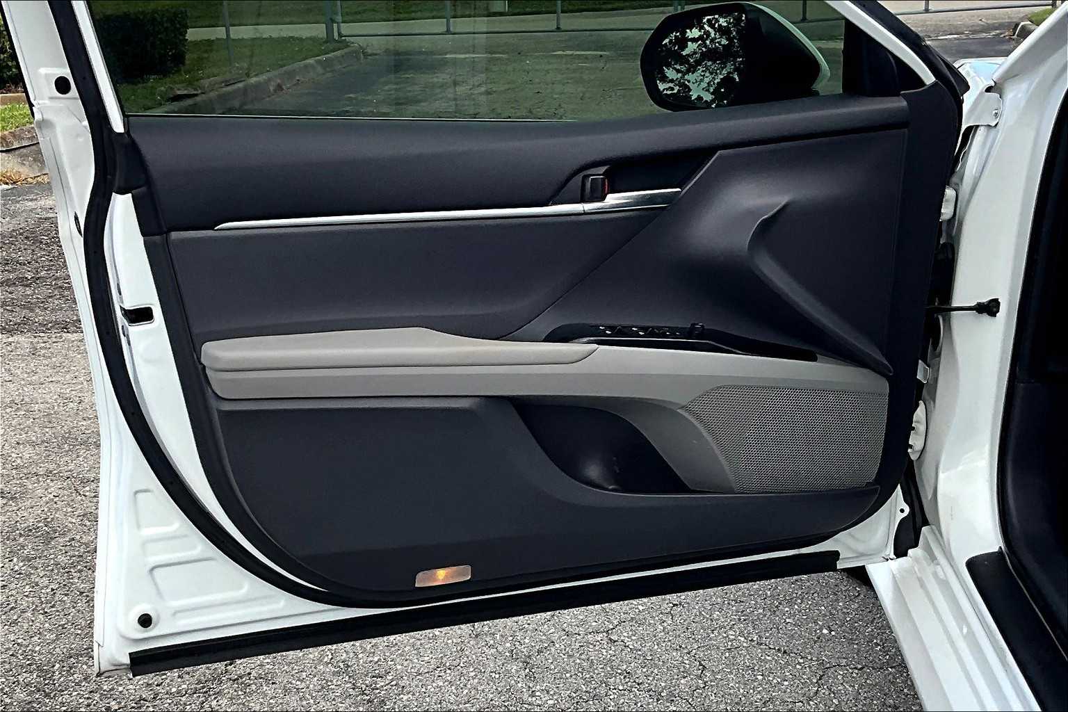 2018 Toyota Camry XLE XSE photo 25