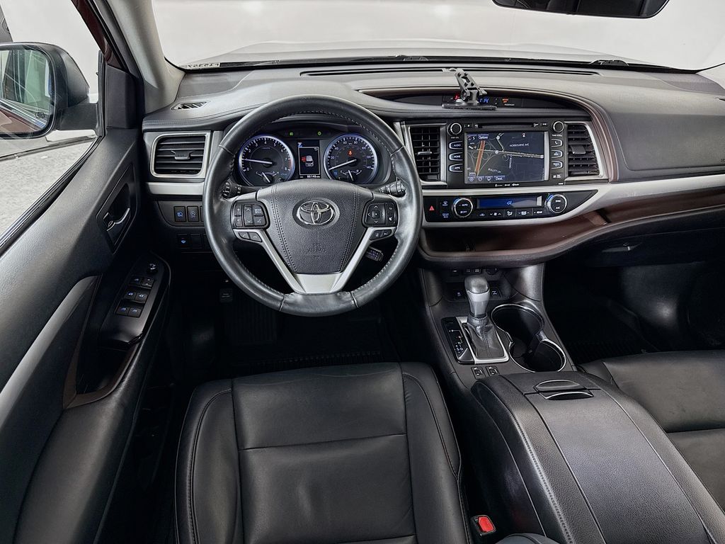 2019 Toyota Highlander XLE photo 3