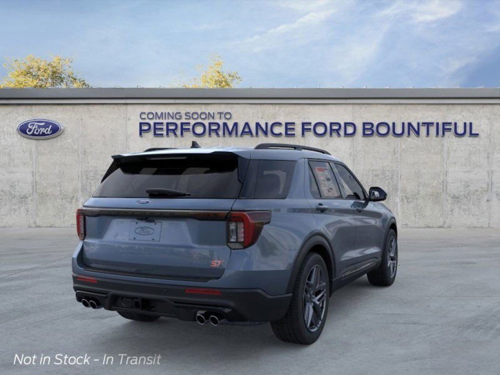 2025 Ford Explorer ST photo 7