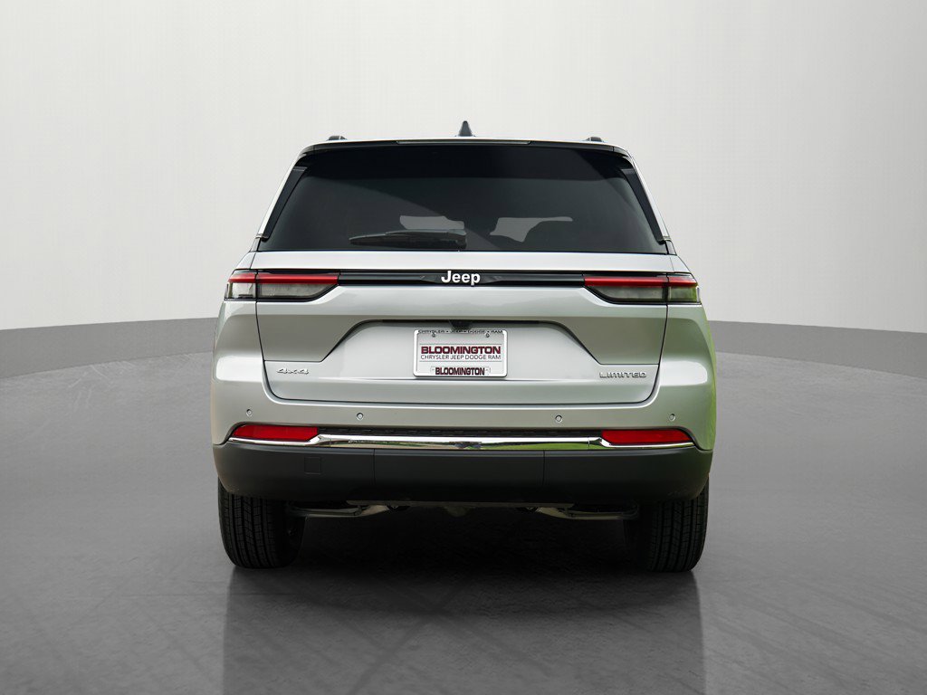 2025 Jeep Grand Cherokee Limited photo 3