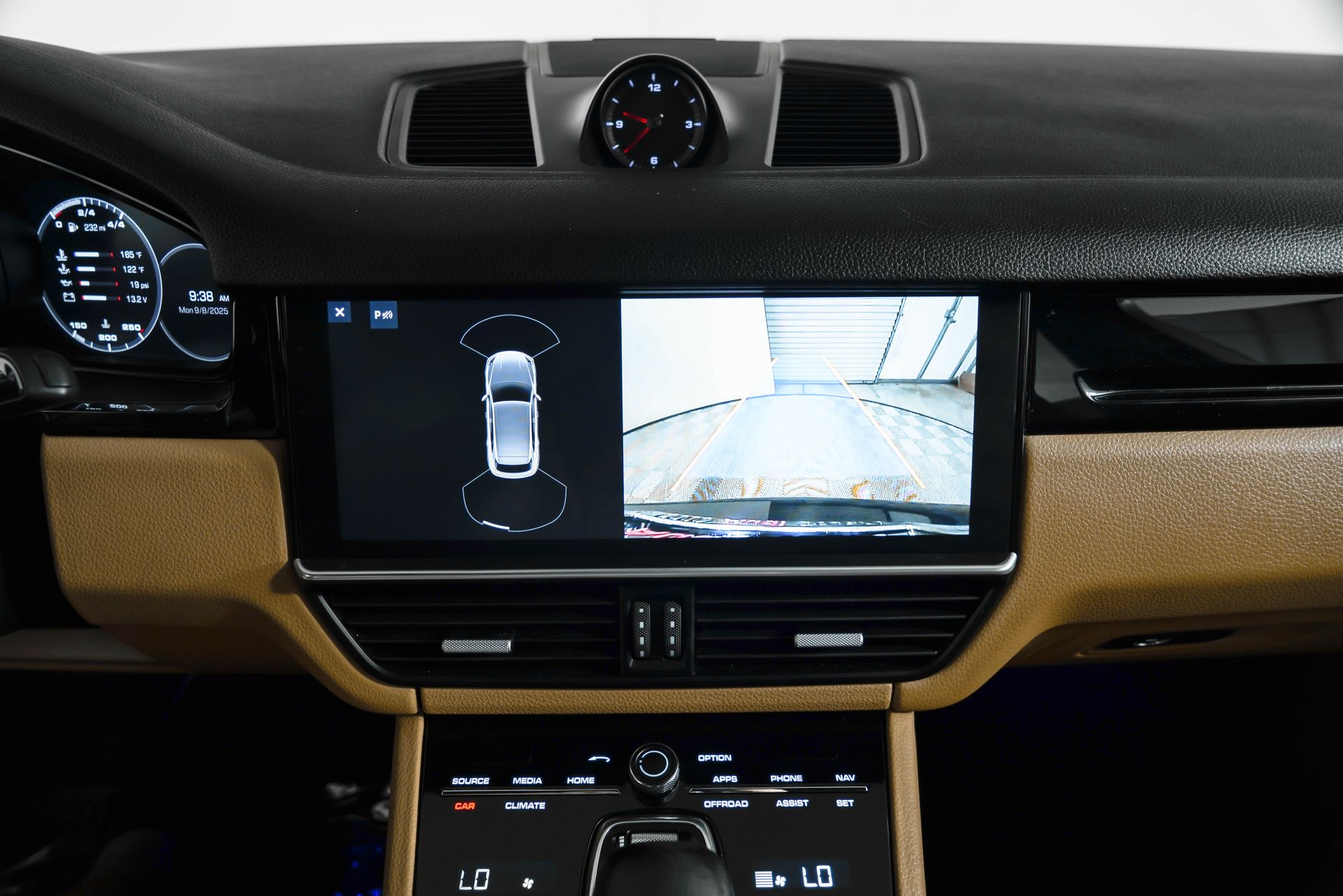 2020 Porsche Cayenne Base photo 22