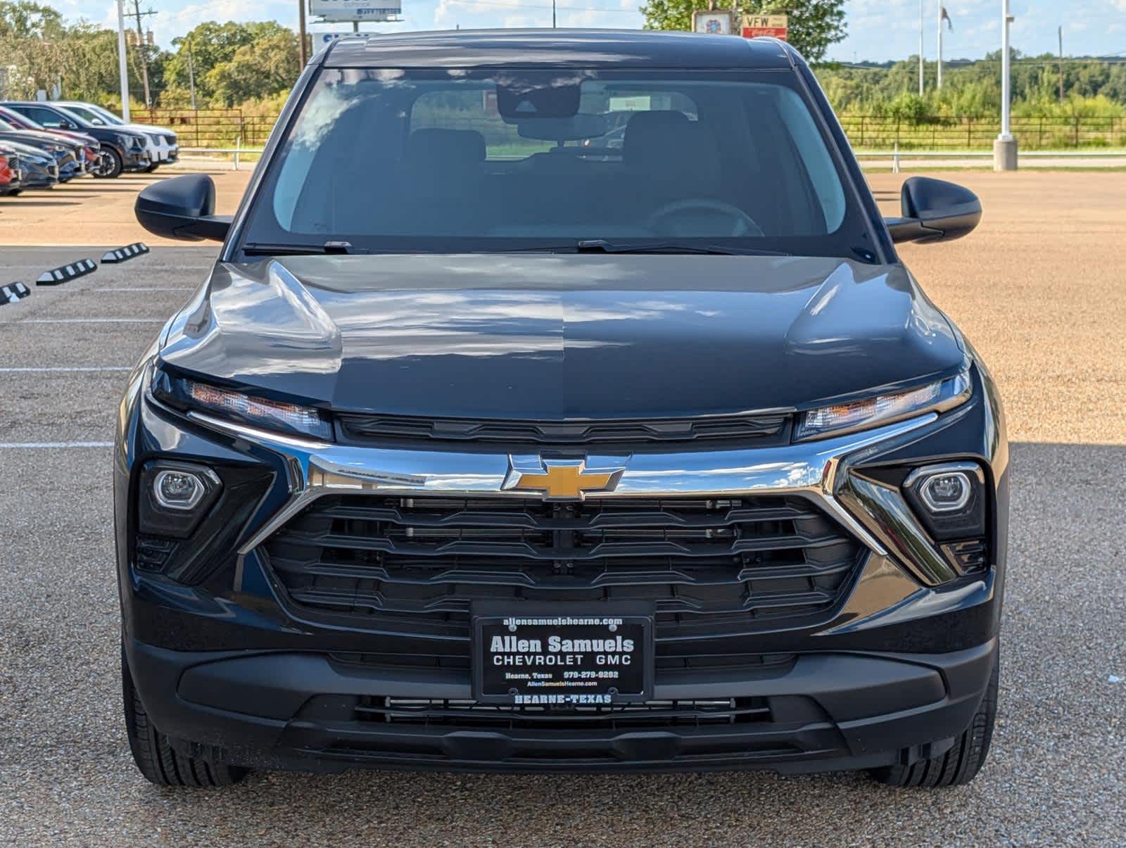 2026 Chevrolet Trailblazer LS photo 2