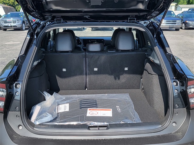 2025 Nissan Kicks SR photo 15