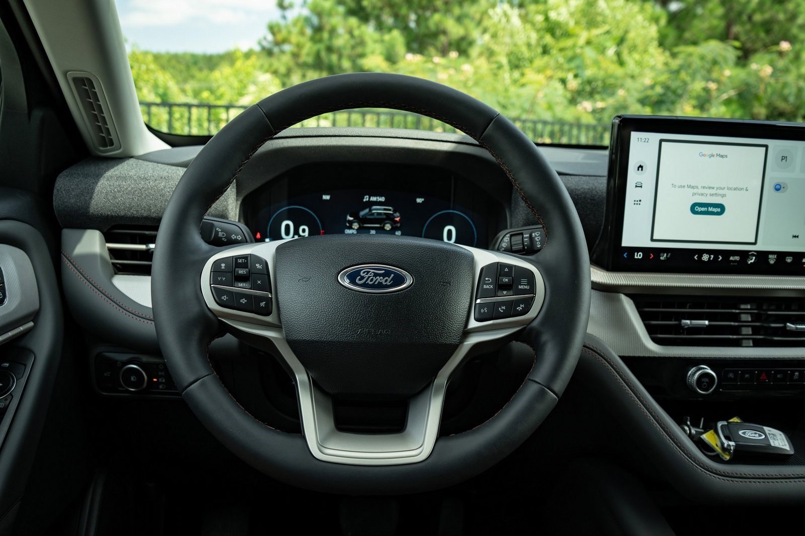 2025 Ford Explorer photo 26