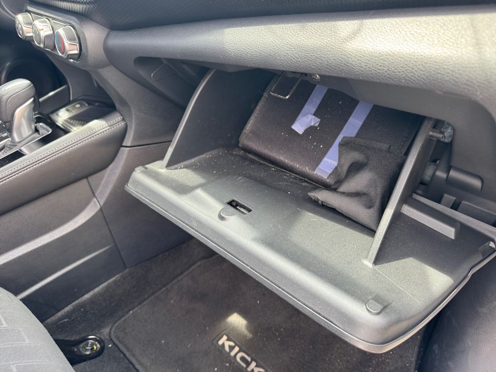 2024 Nissan Kicks SV photo 24