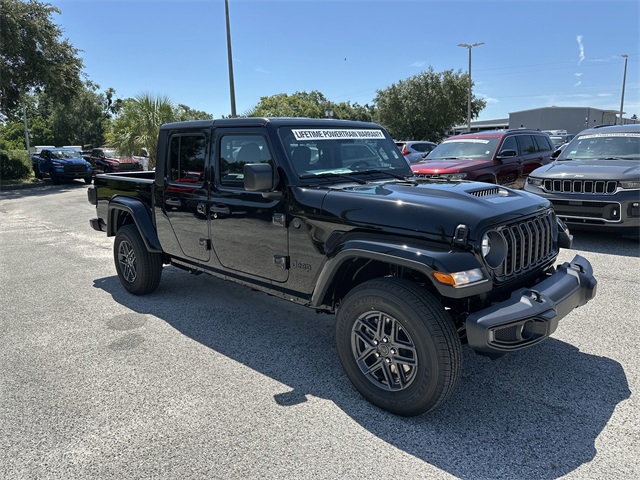 2025 Jeep Gladiator Sport S photo 2