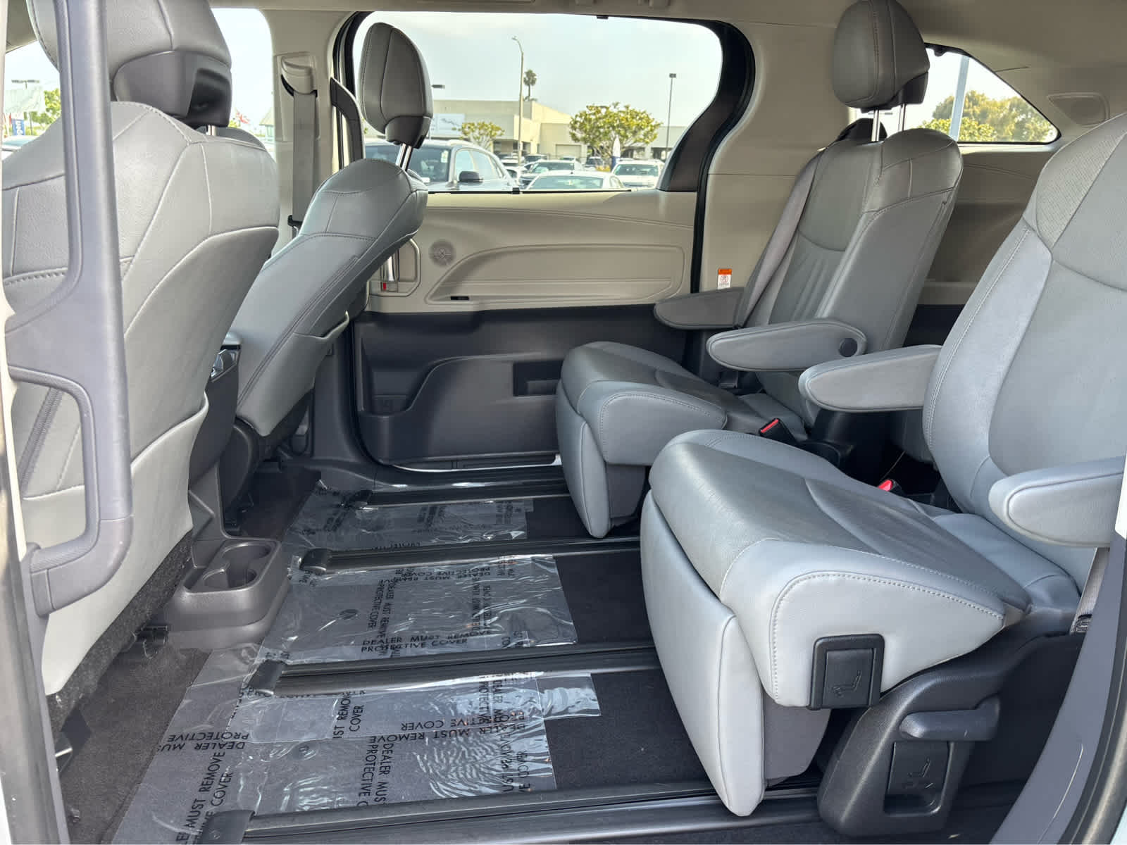 2022 Toyota Sienna Limited photo 15