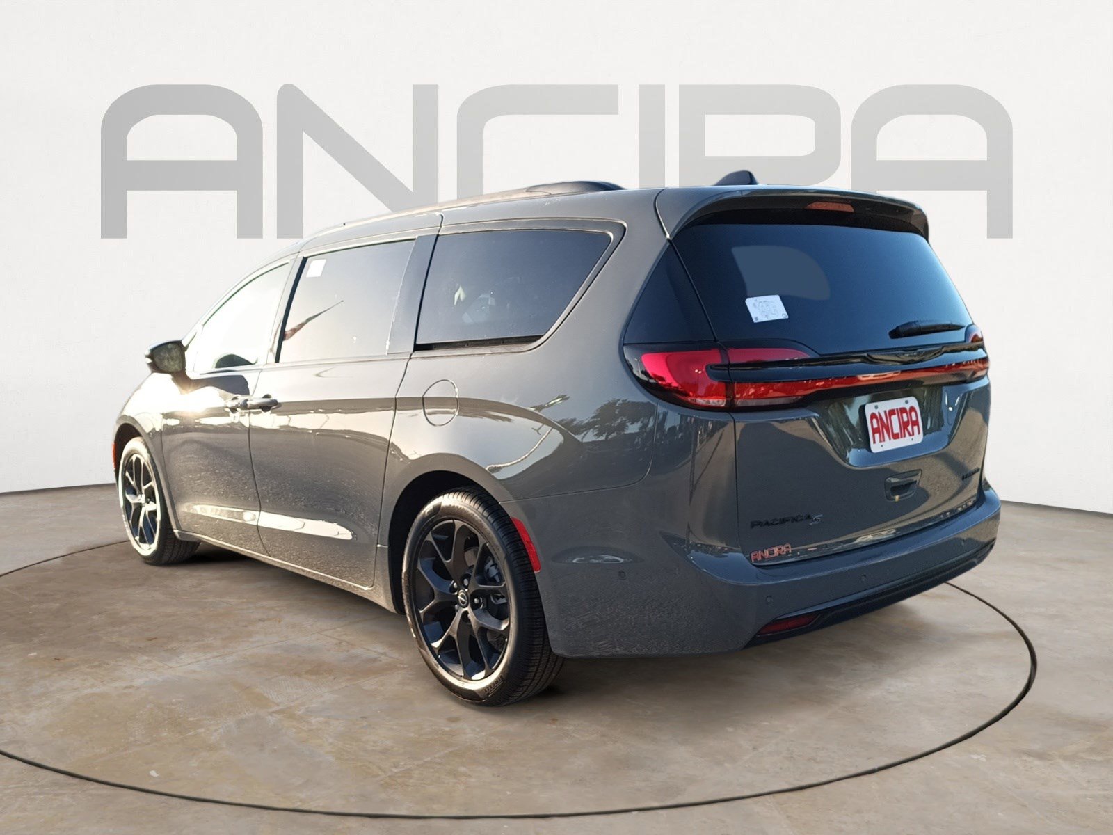 2025 Chrysler Pacifica Limited photo 8