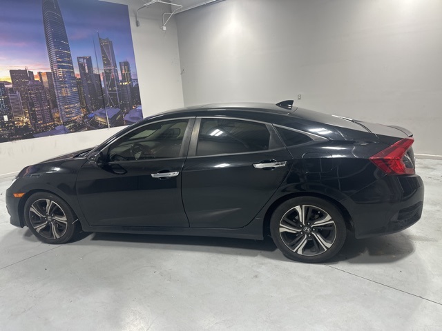 2018 Honda Civic Touring photo 4