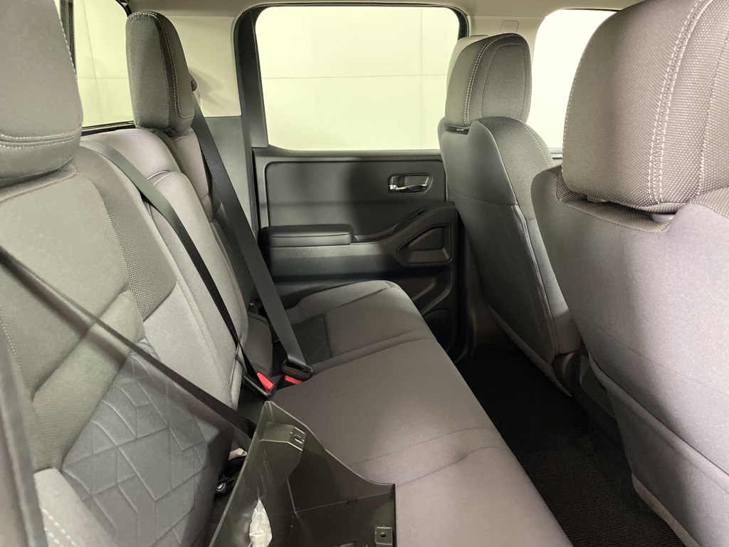 2025 Nissan Frontier Crew Cab SV photo 16