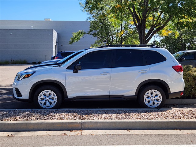 2022 Subaru Forester Base photo 2
