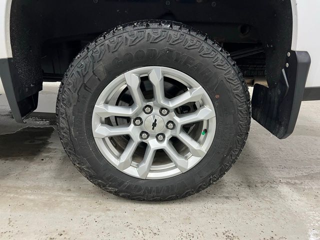 2022 Chevrolet Silverado 1500 RST photo 3