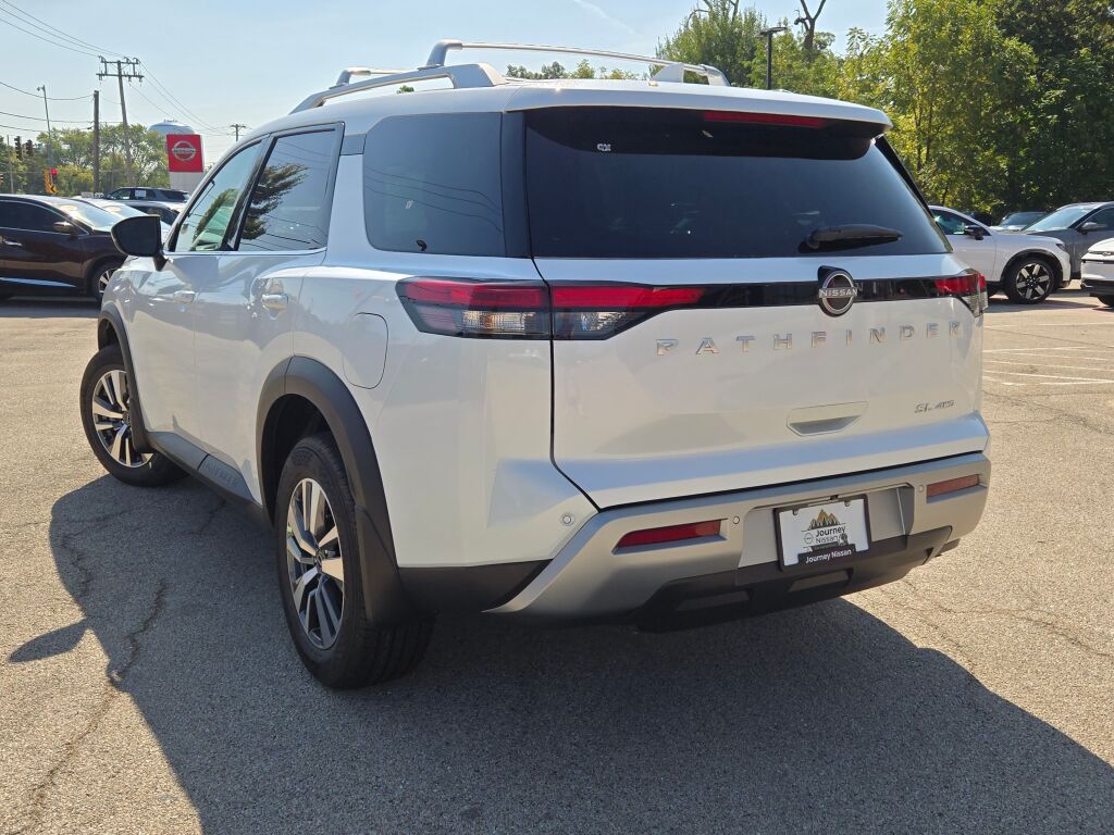 2025 Nissan Pathfinder SL photo 10