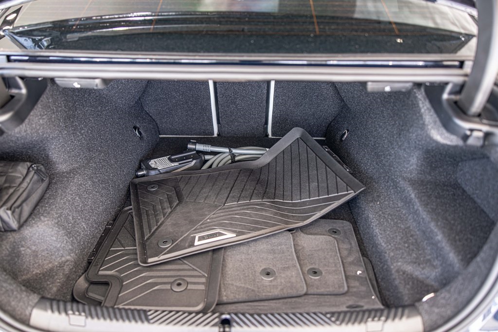 2025 BMW M5 - Image 16