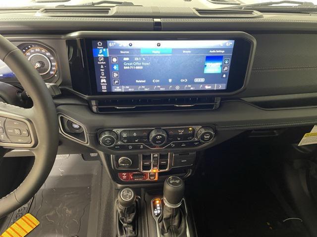 2025 Jeep Wrangler Rubicon X photo 30
