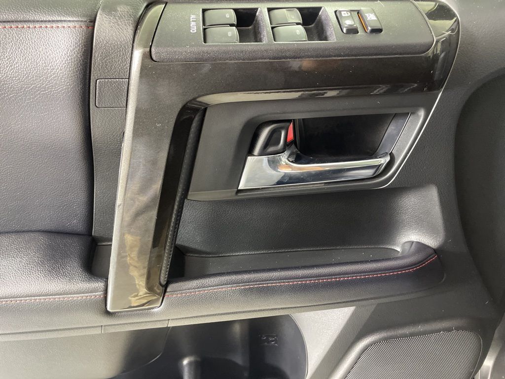 2019 Toyota 4Runner TRD Off-Road Premium photo 18