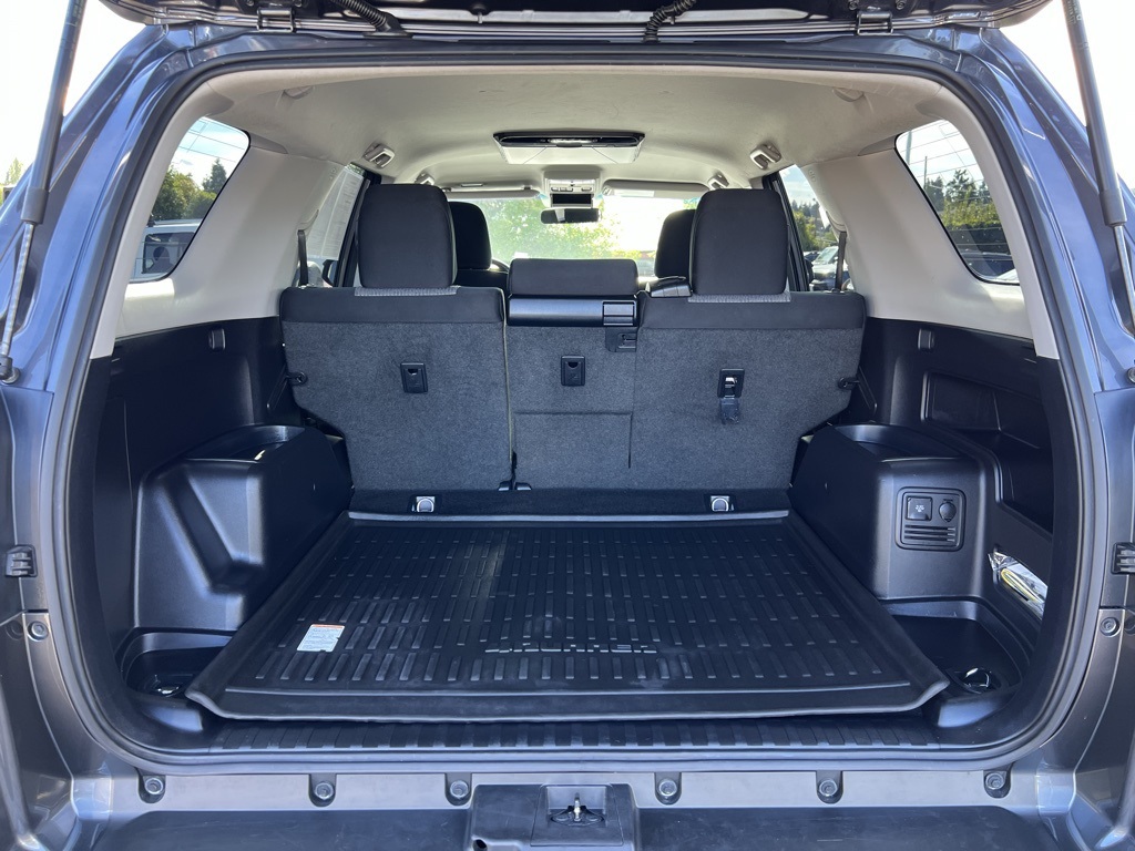 2018 Toyota 4Runner SR5 photo 8