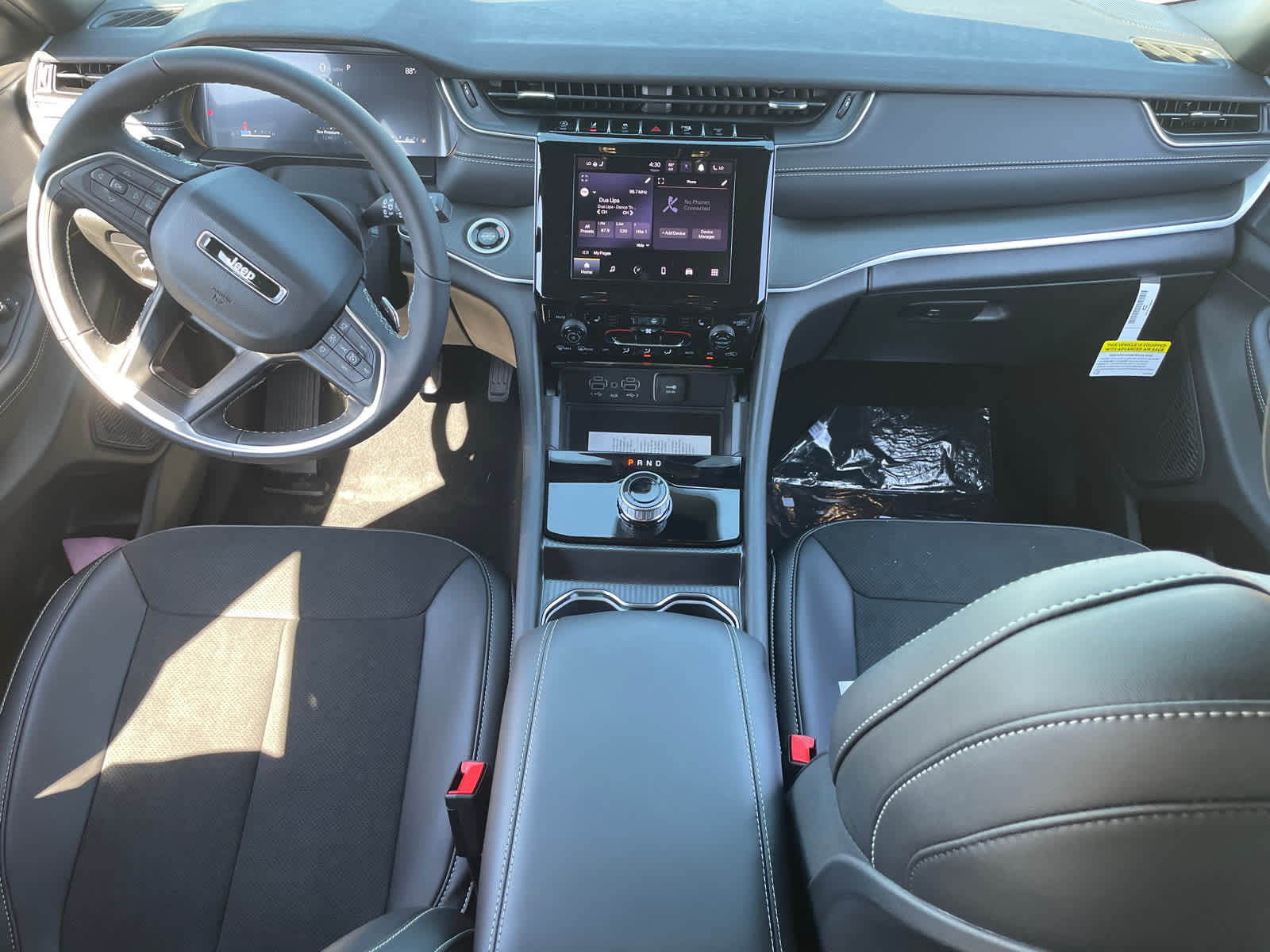 2025 Jeep Grand Cherokee Altitude photo 13