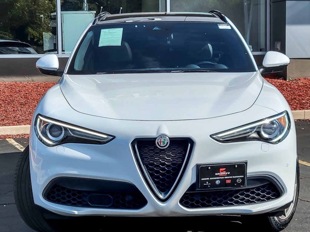 2022 Alfa Romeo Stelvio Ti photo 3