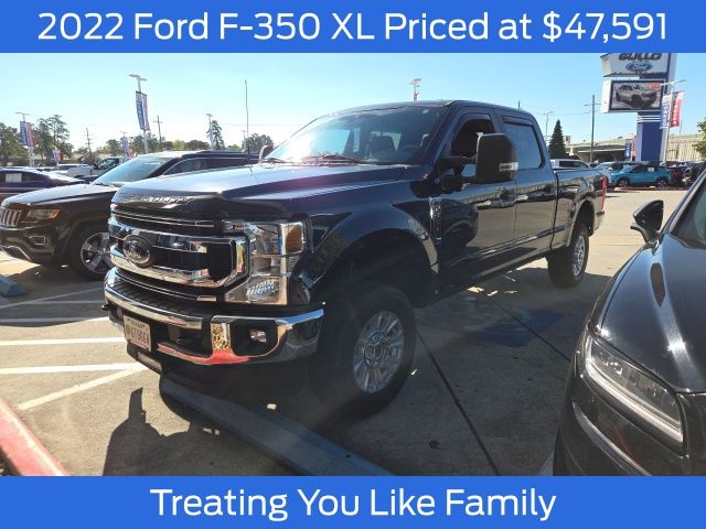 2022 Ford F-350 Super Duty XL's photo