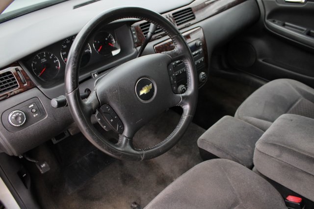 2G1WB5E38C1200226