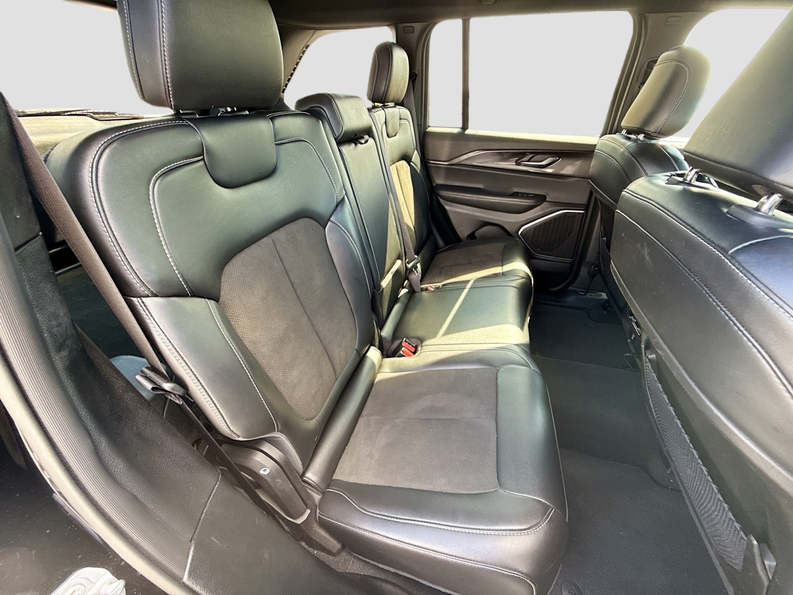 2022 Jeep Grand Cherokee Altitude photo 22