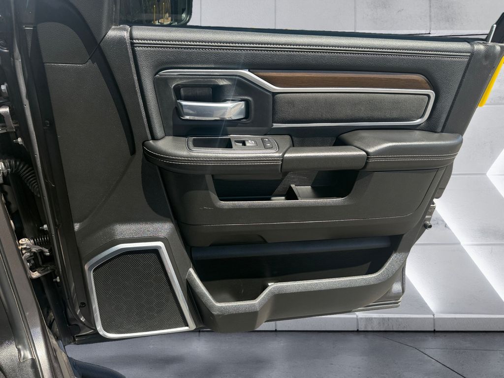 2024 Ram 2500 Laramie photo 15