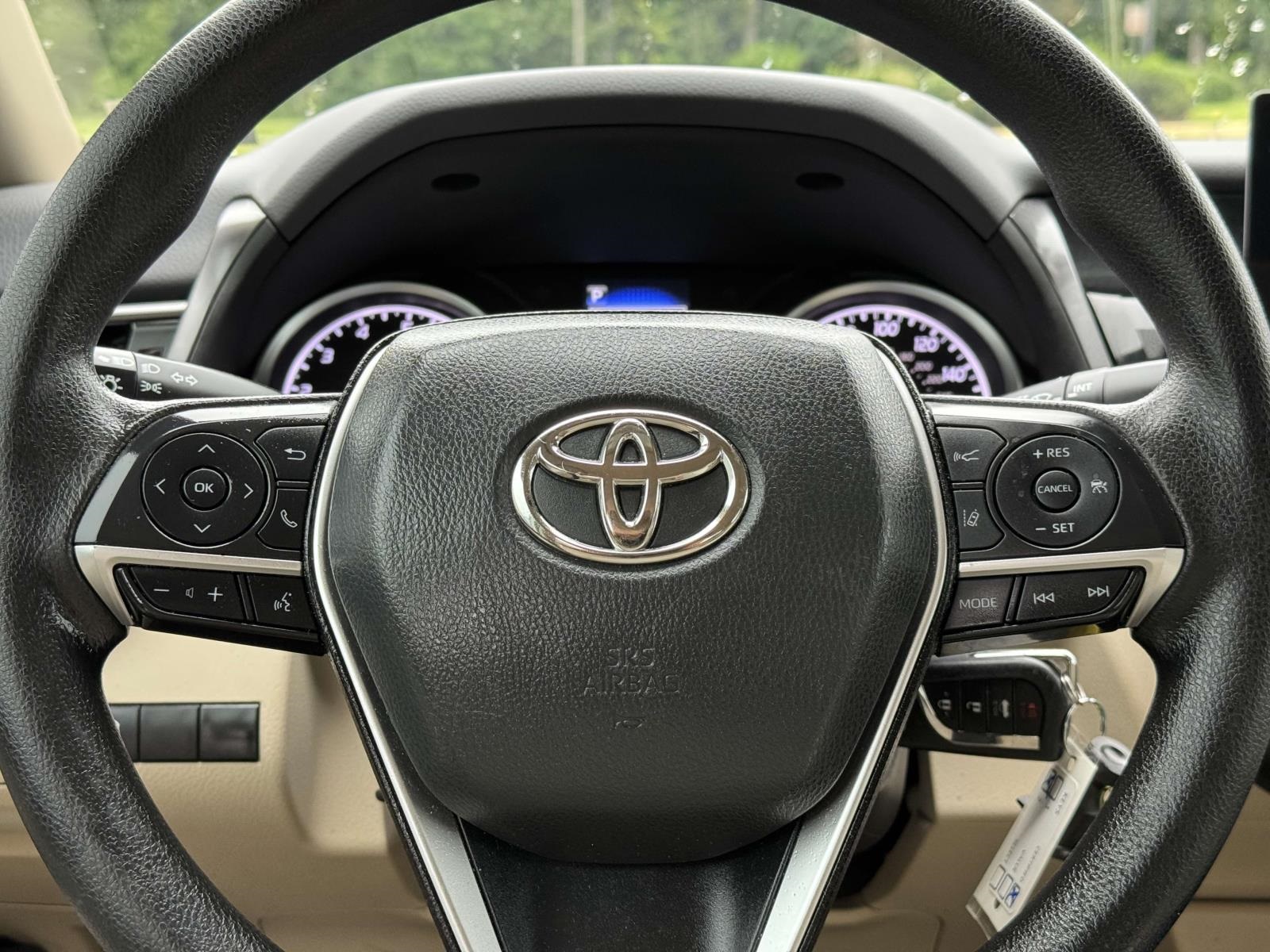 2023 Toyota Camry LE photo 9