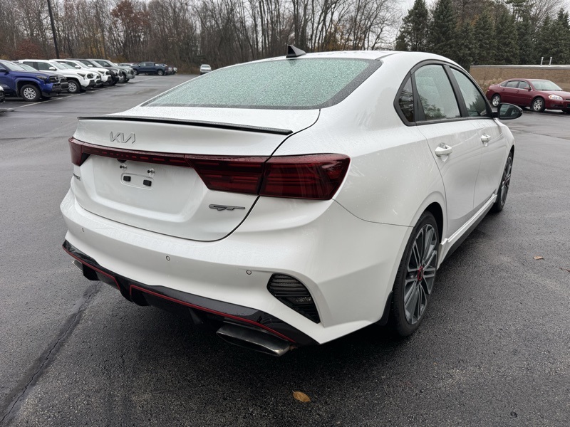 2022 Kia Forte GT photo 3