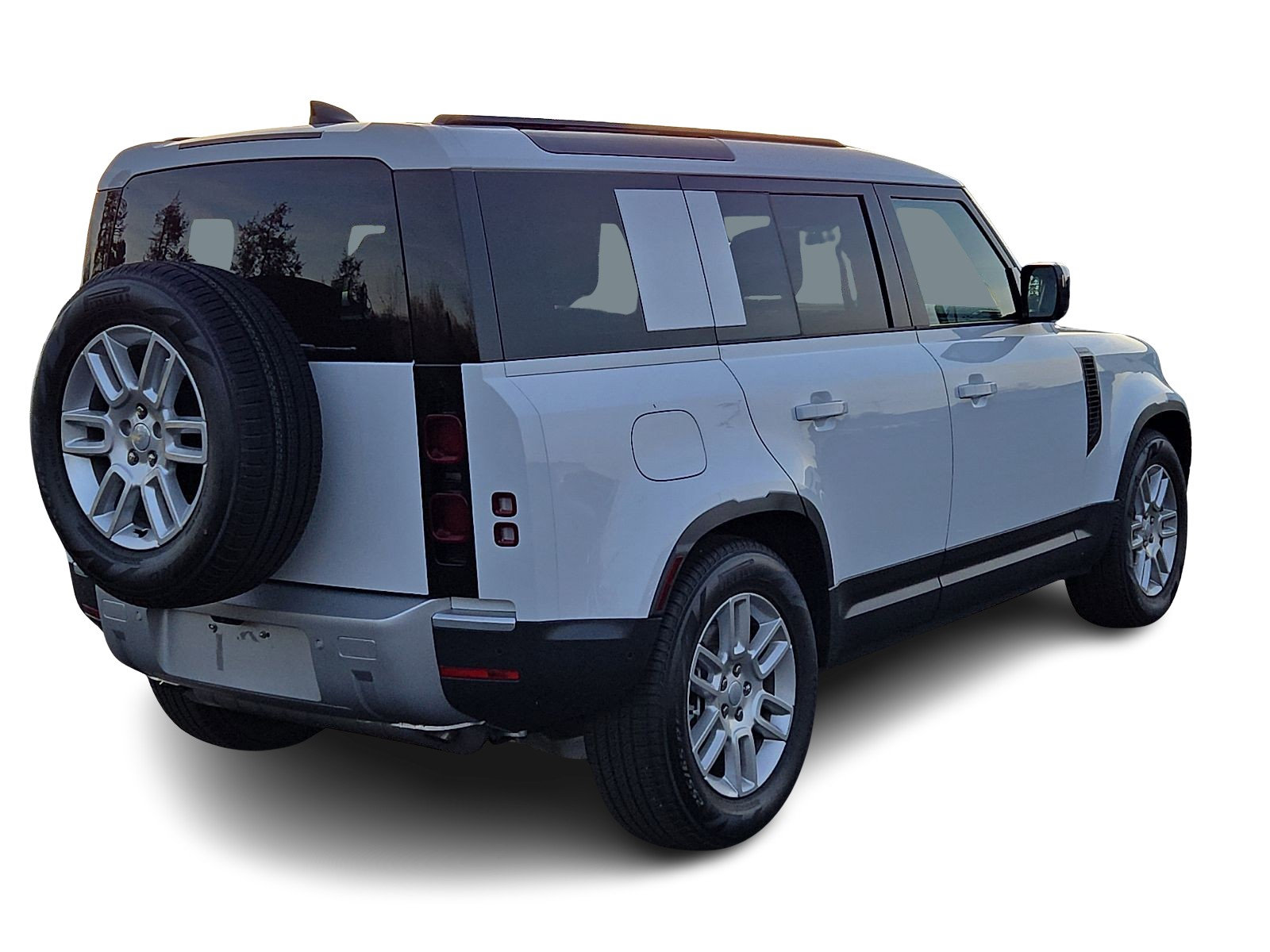 2025 Land Rover Defender 110 S photo 3