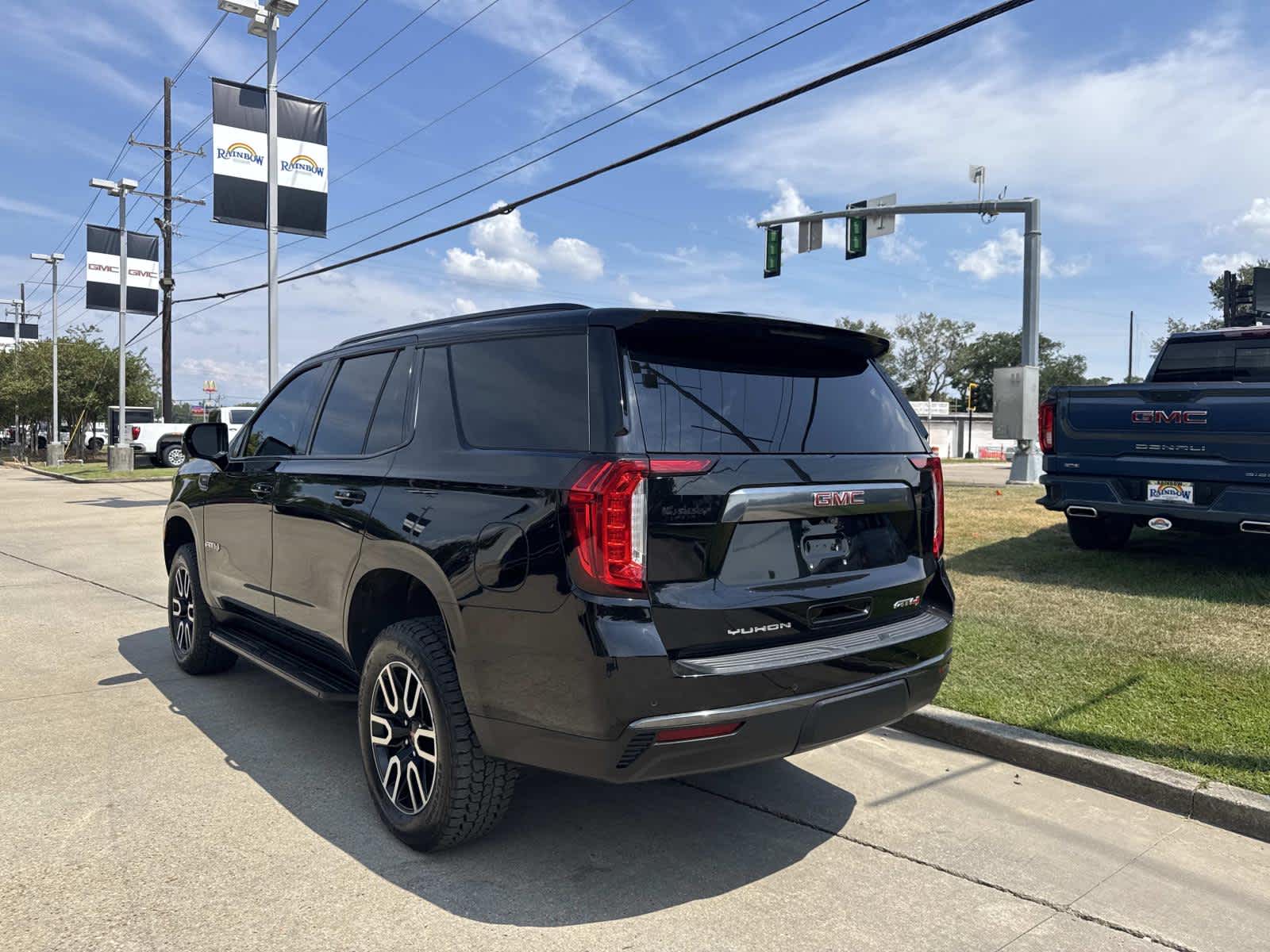 2021 Gmc Yukon AT4 photo 3