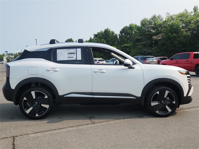 2025 Nissan Kicks SR photo 2