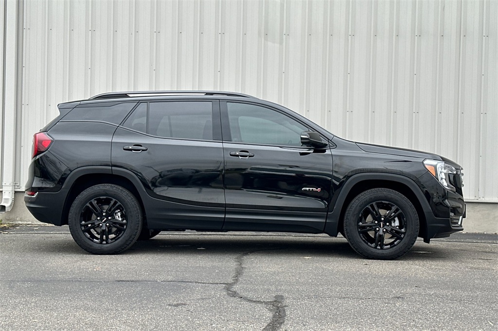 2022 Gmc Terrain AT4 photo 2