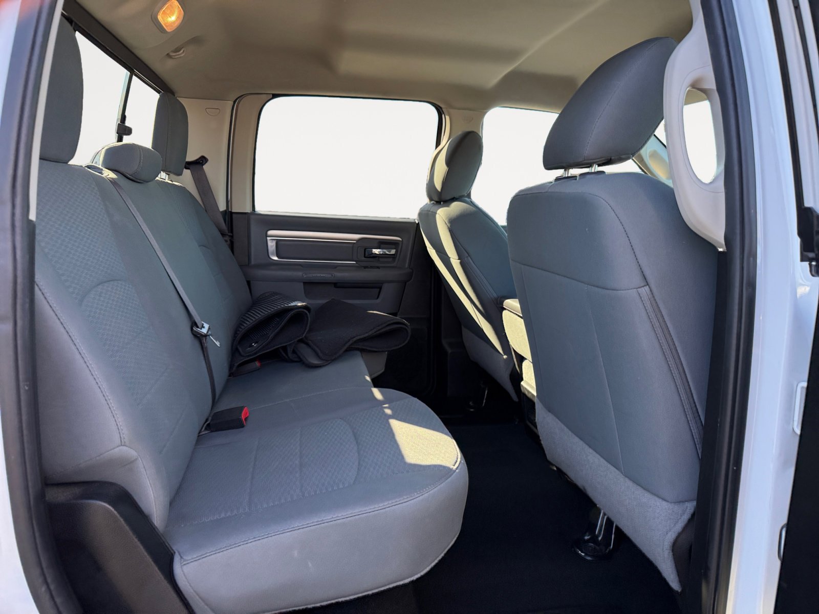2019 Ram 1500 SLT photo 17