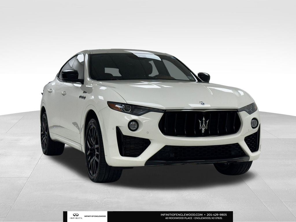2022 Maserati Levante Modena's photo
