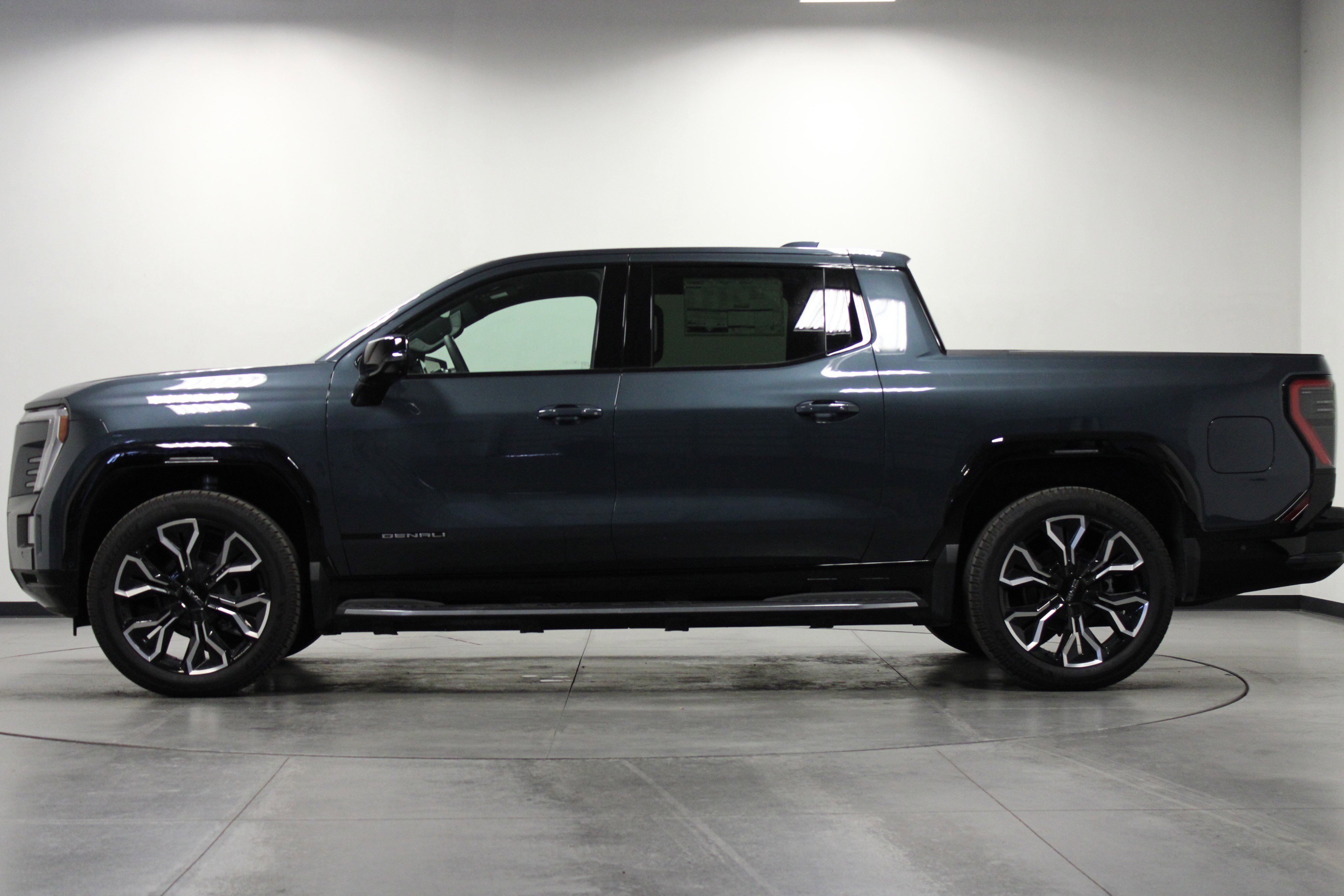 2025 Gmc Sierra EV Denali photo 6