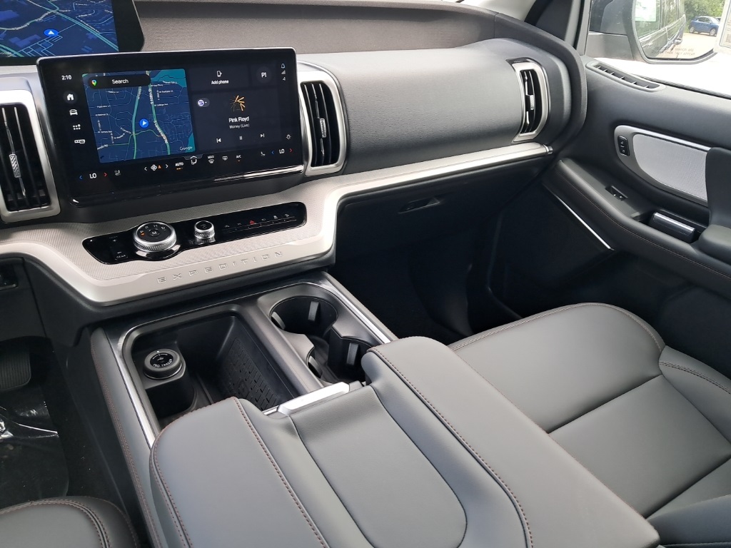 2025 Ford Expedition MAX photo 19
