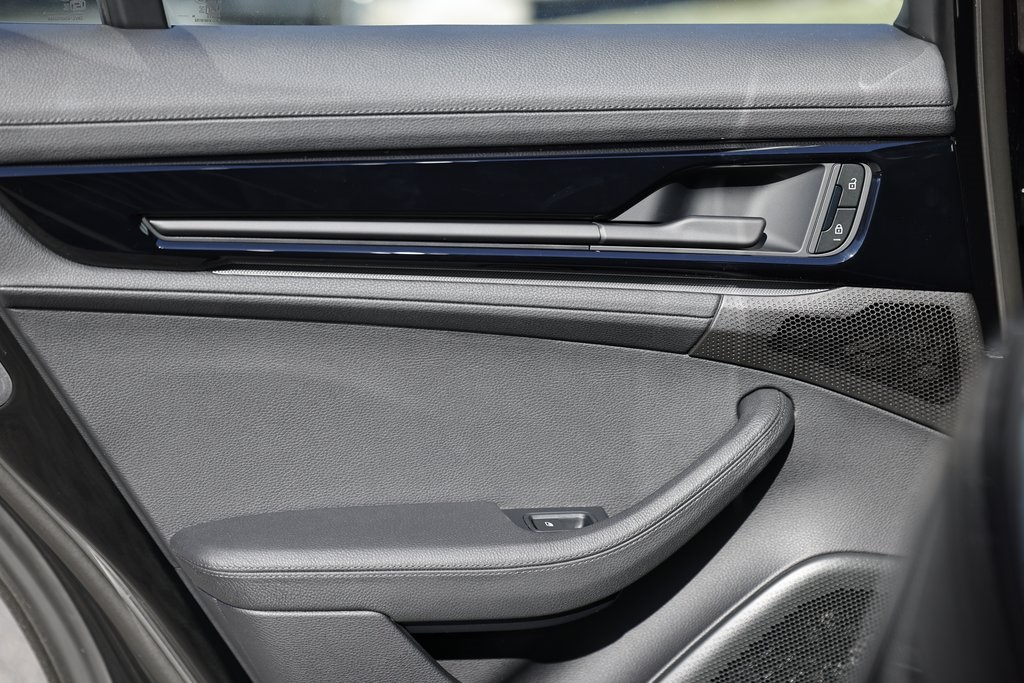 2025 Porsche Panamera 4 photo 27