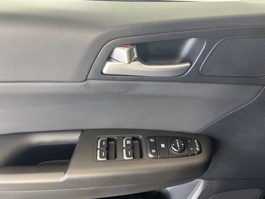 2022 Kia Sportage Nightfall Edition photo 3