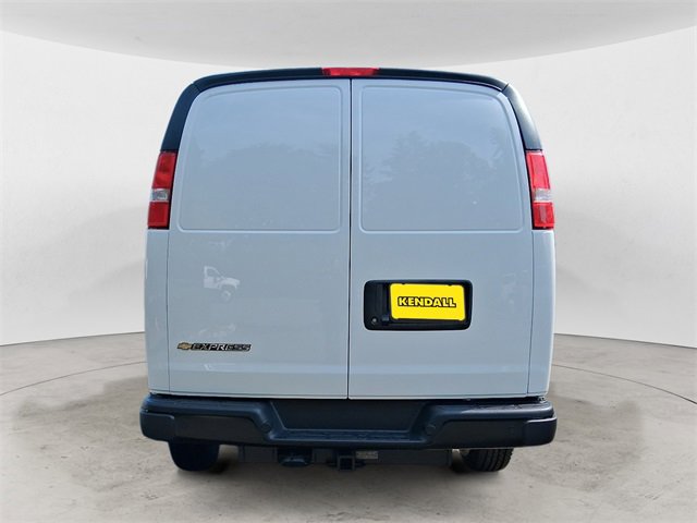 2025 Chevrolet Express Cargo 2500 photo 4
